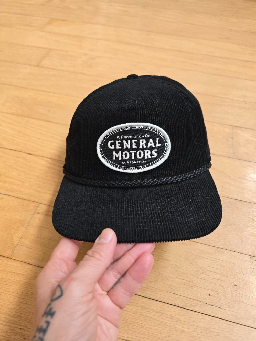 vintage Y2K | General Motors black corduroy rope accent snapback hat